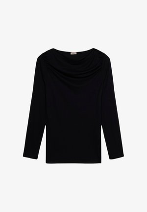 Musta pitkähihainen toppi, jossa on laskostettu kaula-aukko ja kerrostuminen olkapäillä. Valmistettu pehmeästä, joustavasta kankaasta mukavuutta varten.