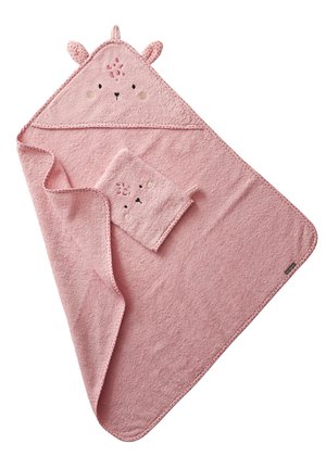 Rosa Kapuzenbabyhandtuch mit Bärenohren und besticktem Gesicht, gefaltet, um das passende Waschlappen mit dem gleichen Bärendesign zu zeigen.