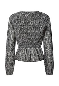 Čiernobiela blúzka s dlhými rukávmi, elastickým pružným živôtikom, volánovou pásovou časťou a rukávmi a lemom s abstraktným vzorom listov.