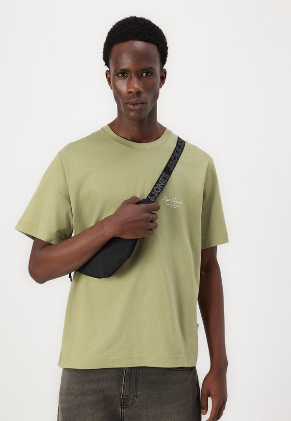 JORISLINGTON BACK TEE CREW NECK - Print T-shirt - cedar4