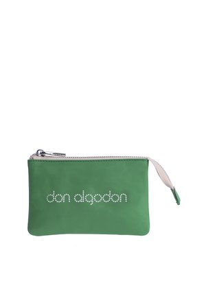 Funda rectangular verde con cremallera metálica y lazo de tela, con la marca "don algodon" en letras blancas punteadas en el frente.