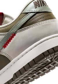 Nike Sportswear DUNK LOW RETRO - Stringate sportive - medium olive sail ironstone jade horizon