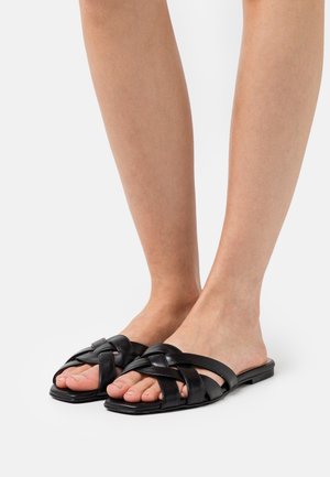 VAQUETTA - Pantofle - black