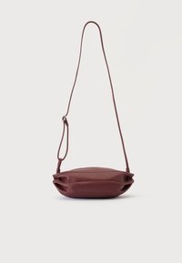 Избран, dark red
