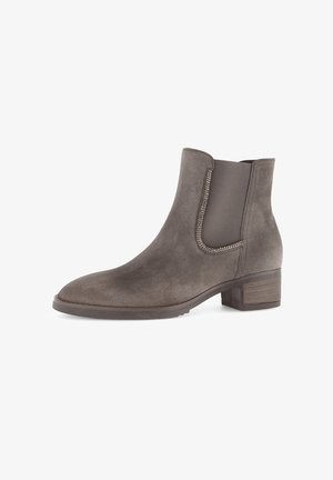 Grau Wildleder-Ankelstiefel mit elastischen Seitenpaneelen und dekorativer Naht. Leicht abgerundete Zehenpartie und ein niedriger, gestapelter holzähnlicher Absatz.