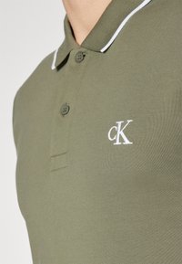 Calvin Klein Jeans TIPPING SLIM - Polokošeľa - dusty olive