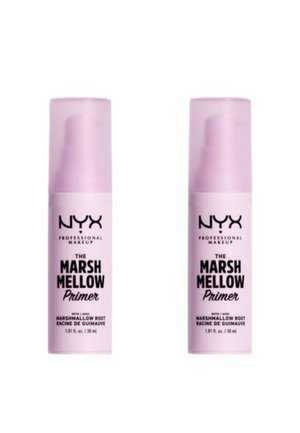 Deux conteneurs cylindriques de NYX Marsh Mellow Primer, rose pastel avec du texte noir ; chacun contient 30 ml et dispose d'un distributeur à pompe sur le dessus.
