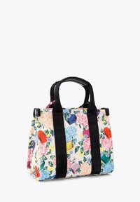 Borsa a tracolla floreale con cuori colorati, manici in tessuto nero e dettagli, forma strutturata e superficie in tela testurizzata.