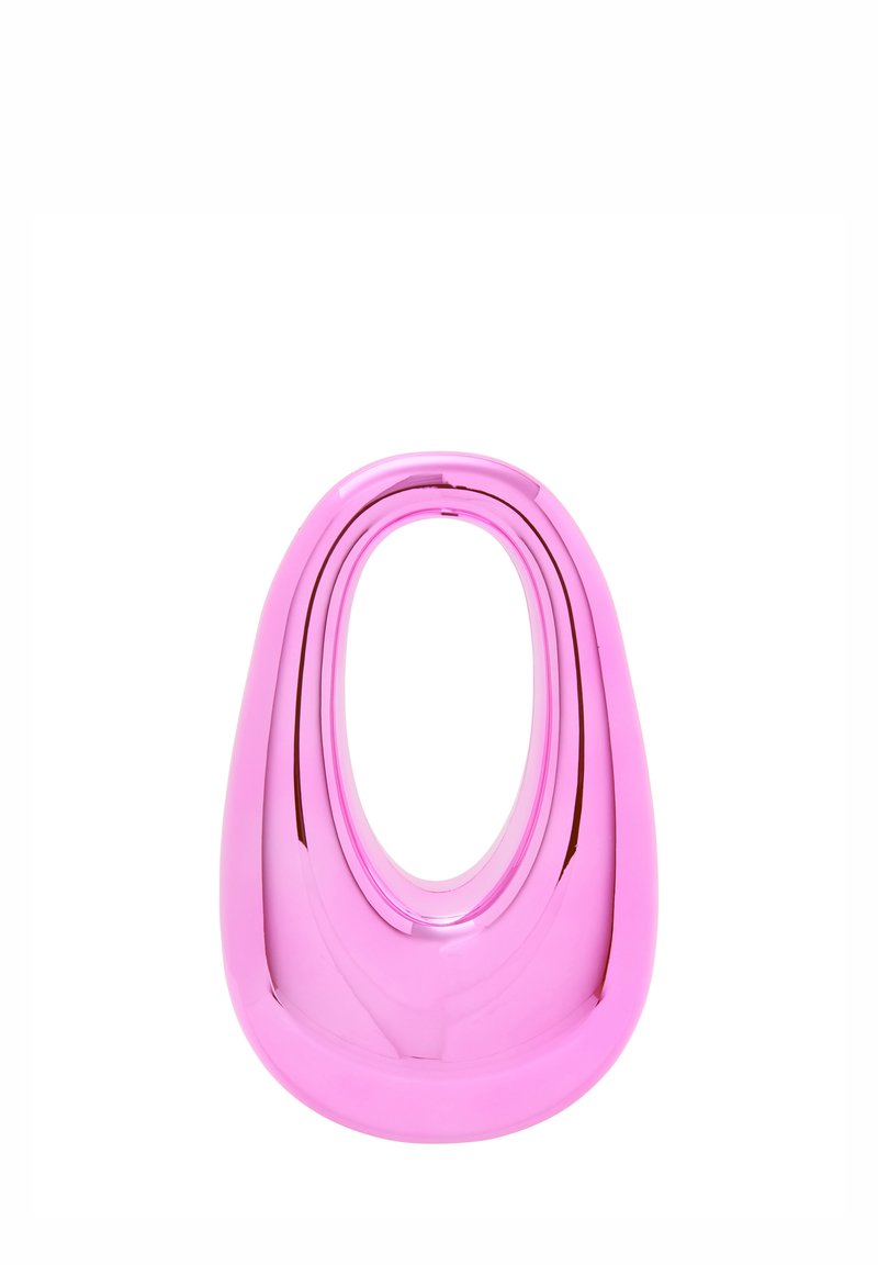 Rosa, glansig keramikvas i tårdroppform med en vid öppning. Slät yta med en reflekterande yta som framhäver dess starka färg.