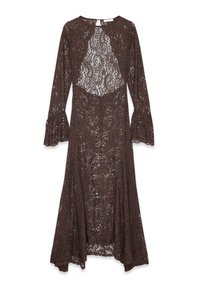 Hnedá čipkovaná šaty s dlhými zvonovými rukávmi, okrúhlym výstrihom a otvoreným detailom na chrbte. Obsahuje zložitý kvetinový vzor po celom odevu.