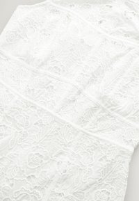 REGULAR FIT - SLEEVELESS MIDI   - Denné šaty - white