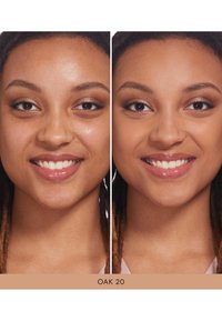 bareMinerals BAREPRO LIQUID FOUNDATION SPF 20 - Fondotinta - 20 oak