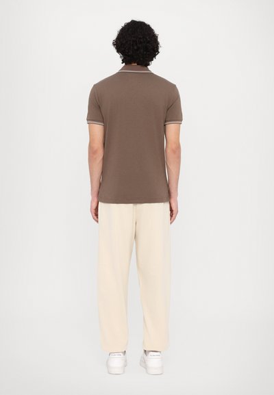 Emporio Armani Polokošeľa - chocolate chip