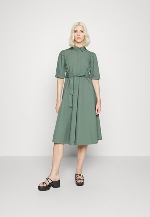 VMTATHY SHIRT DRESS - Abito a camicia - laurel wreath