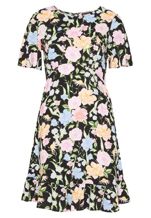 Kleid mit Blumenmuster und kurzen Ärmeln, mit schwarzem Hintergrund, pinken, blauen und gelben Blumen sowie einem gerafften Saum am unteren Rand.