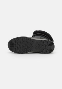 UGG ADIRONDACK - Stivali da neve  - black