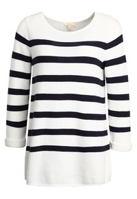 Sweter z długim rękawem w poziome granatowo-białe paski, z szerokim dekoltem i prążkowaną fakturą oraz podwiniętymi mankietami.