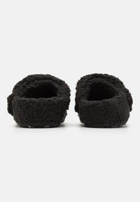 Crocs CLASSIC COZZZY UNISEX - Šlepetės - black
