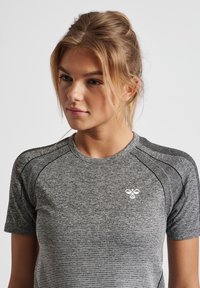 Hummel T-shirts print - black melange