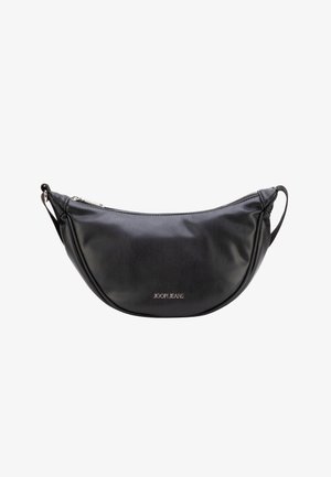 Schwarze, sichelförmige Umhängetasche aus Leder mit Reißverschluss und "JOOP! JEANS"-Logo in der vorderen Mitte.