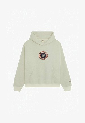 Haut à capuche gris clair avec une poche kangourou, des poignets côtelés et un logo circulaire comprenant une feuille et du texte. Texture de tissu douce, coupe décontractée.