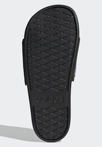adidas Performance ADILETTE COMFORT - Kummikingad - core black/gold metallic