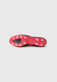 Talpa de crampon negru și roz cu un model texturat, dotată cu tălpi circulare de tracțiune și un detaliu triangular central. Design ușor.