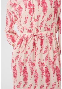 Cream CRAlora - Maxi šaty - pink flower