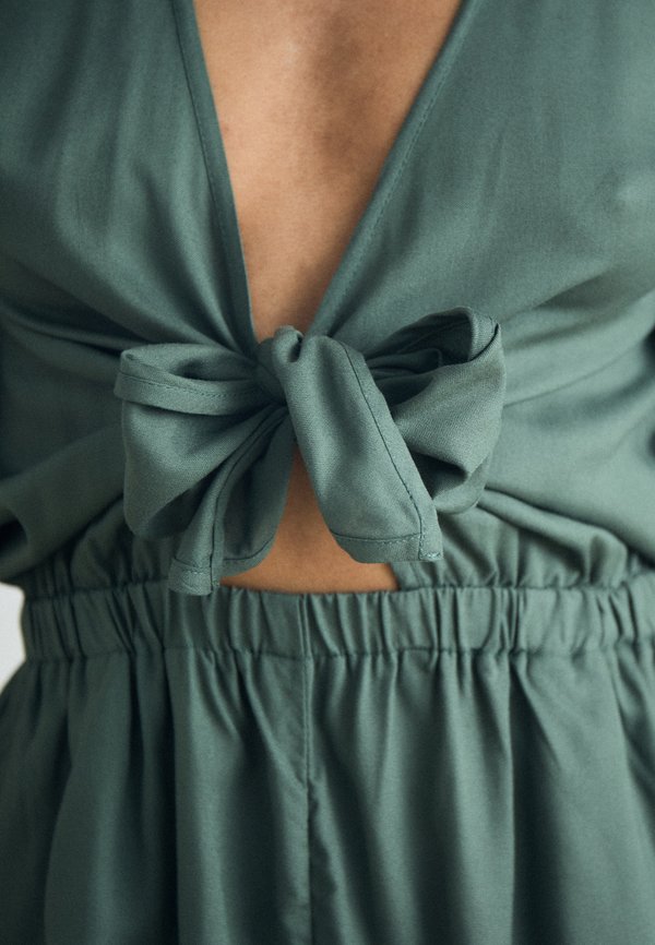 LSCN BY LASCANA OVERALL - Jumpsuit - olive3