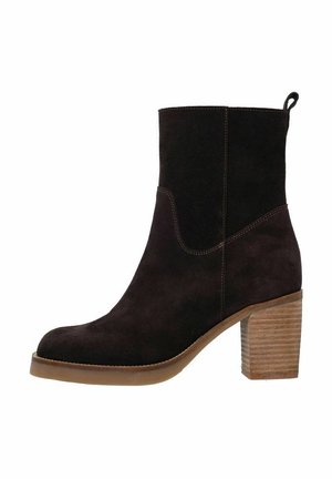 High heeled ankle boots - braun