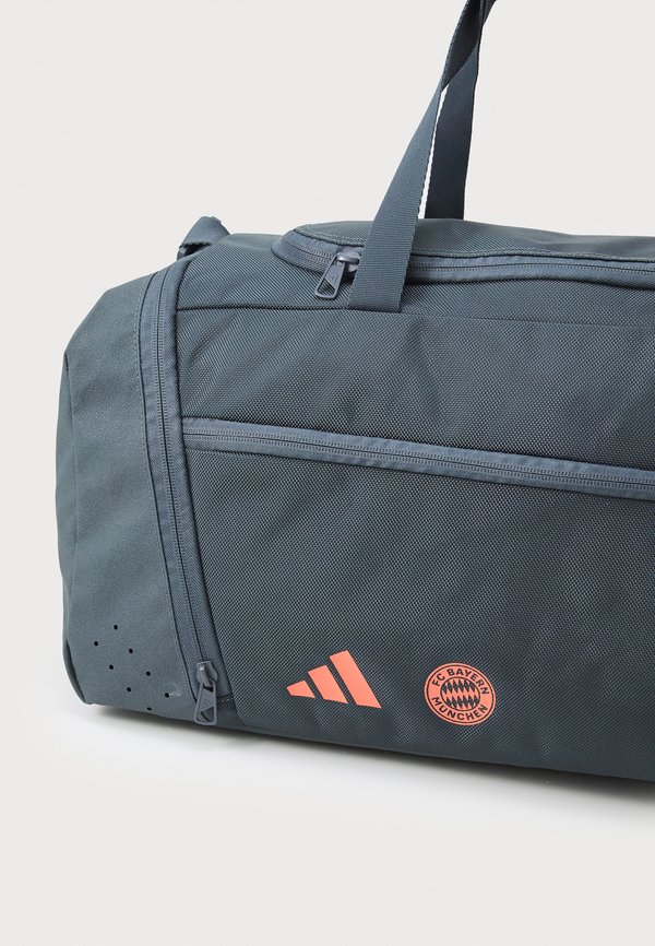 FC BAYERN DUFFLE UNISEX - Club wear4