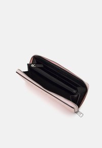 Calvin Klein Jeans SCULPTED ZIP AROUND MONO - Carteira - pink blush
