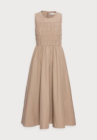 Beiges ärmelloses Kleid mit einem smockierten Oberteil, weit ausgestelltem Rock und rundem Ausschnitt. Hergestellt aus glattem Material mit einem dezenten Glanz.