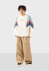 Kaotiko SEATTLE UNISEX - Sudadera - ivory
