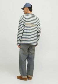 Jack & Jones Pikkade varrukatega topp - stormy weather