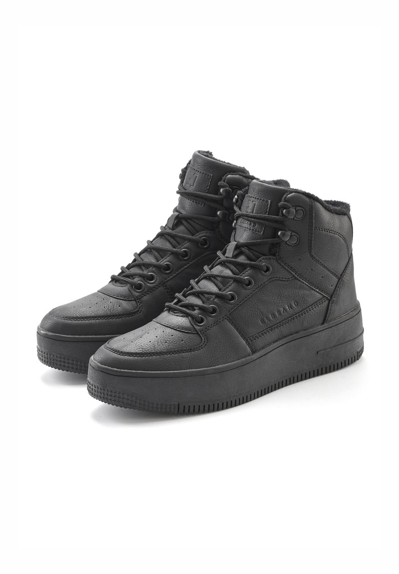 Schwarze High-Top-Sneaker aus strukturiertem Leder, mit Schnürung, gepolstertem Kragen und flacher Gummisohle. Minimalistisches Design mit dezentem Branding.