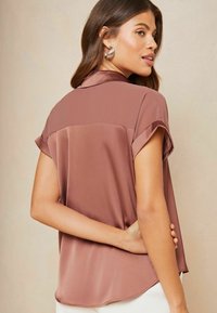 Lipsy SHORT SLEEVE  REGULAR FIT - Camicia - pink