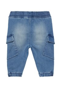 Lichte blauwe denim jogger broek met elastische tailleband en boorden. Beschikt over twee grote zijcargo zakken, een gladde textuur en een vervaagde afwerking.