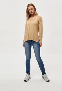 PEPPERCORN PCTANA - Džemperis - warm sand melange