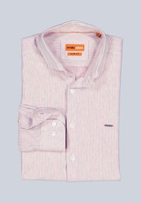 Faltetes gestreiftes Hemd in Hellrosa und Weiß, Slim Fit, mit Button-Down-Kragen, kleinem gesticktem Logo und Knopfdetails an den Manschetten.