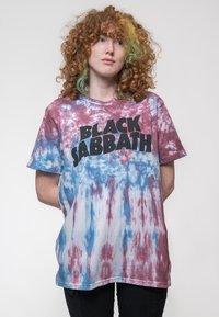Paradiso Clothing BLACK SABBATH WAVY BAND LOGO DIP  - Print T-shirt - purple
