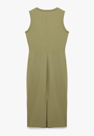 Vestido ajustado sin mangas en verde oliva, hecho de una tela suave, que presenta una costura central en la parte posterior y una abertura en la parte trasera hasta la rodilla.