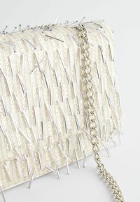 Next BEADED  - Taška cez plece - silver