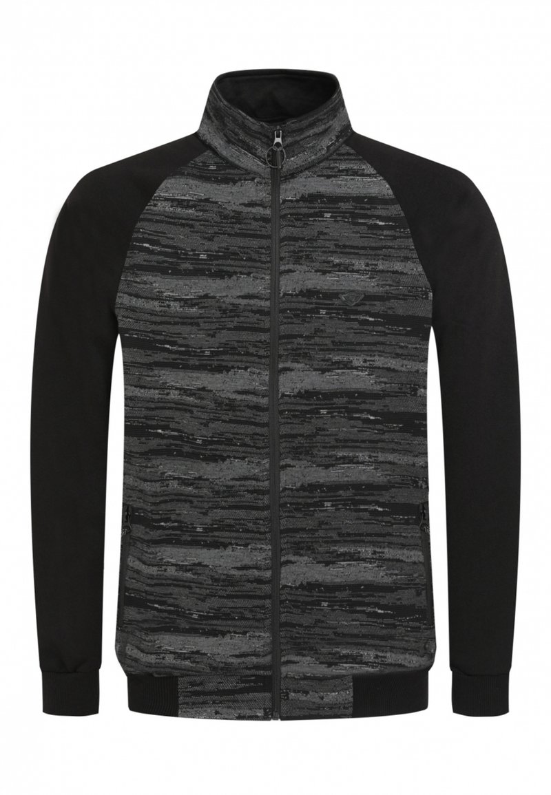 Chaqueta negra con cremallera y cuello alto, con un cuerpo de patrón gris texturizado y mangas y puños negros sólidos.