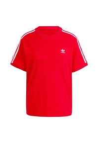 Rød bomulds T-shirt med korte ærmer, prydet med hvide striber på skuldrene og et lille hvidt logo på brystet.