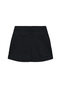Pantaloni shorts neri in cotone con una finitura liscia, caratterizzati da un orlo ripiegato e due tasche posteriori. Vita piatta con passanti per la cintura.