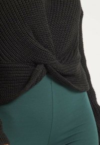 Dona x Lisa V AVEC NOEUD KIRVINA - Pullover - noir
