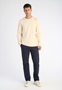 Lindbergh Långärmad tröja - lt stone