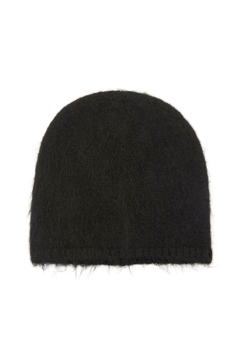 Čierna, jemná pletená čiapka s okrúhlou korunou a mäkkou textúrou. Bezšvový dizajn s mierne voľným strihom na spodnom okraji.
