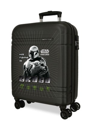 Maleta rígida negra con diseño de Star Wars Mandaloriano, que muestra al Mandaloriano sosteniendo a Grogu y el texto "Su nombre es Grogu."